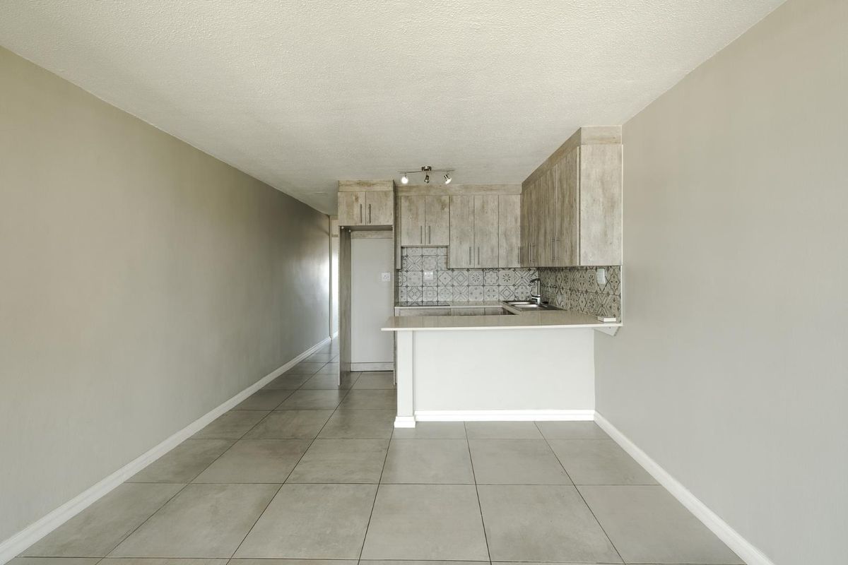 A stone throw away from UP and ease of access to the Gautrain, Tuks sports grounds and other amenities! - Photo 4