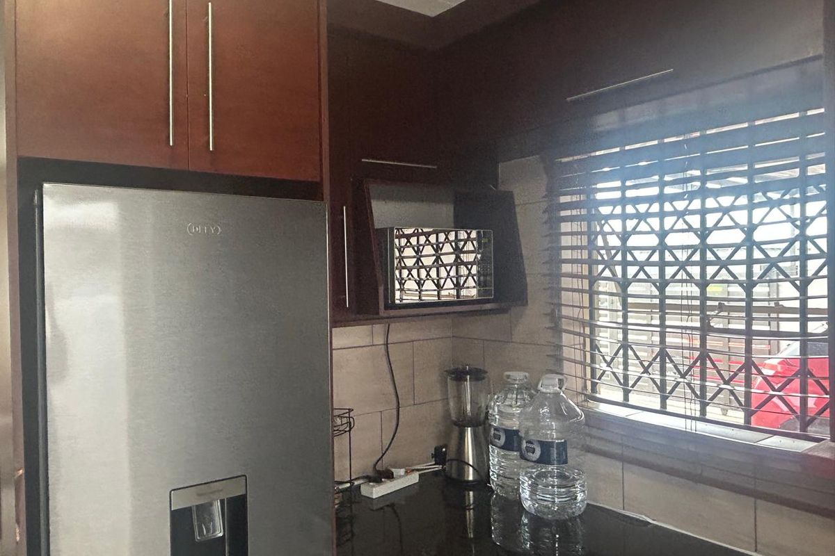 Clayville- R940 000 Neat Family Home - Photo 5