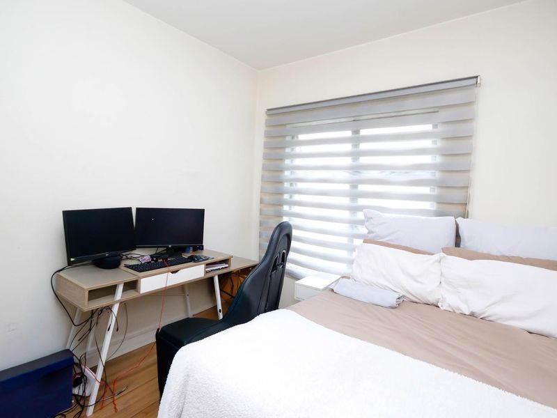2 bedroom 1 bath Apartment in Rivonia - Photo 8