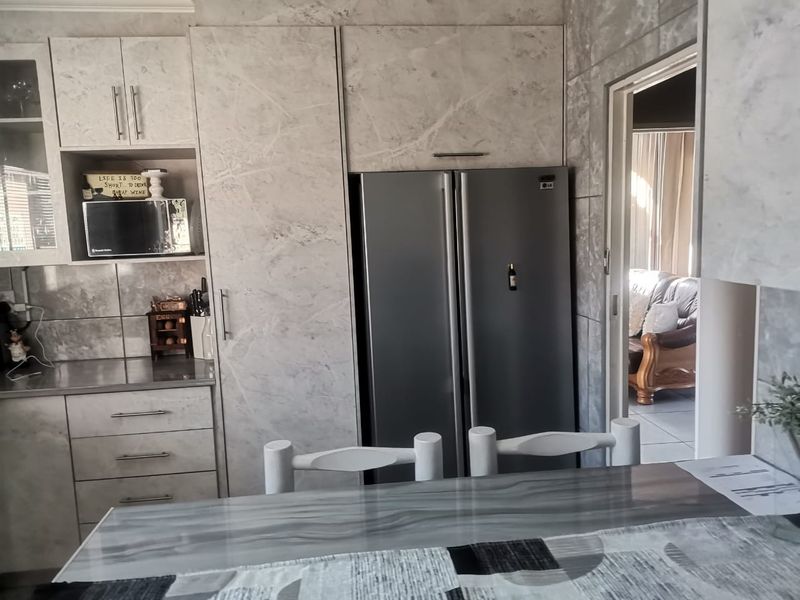 3 Bedroom House For Sale in Vanderbijlpark SE1 - Photo 7