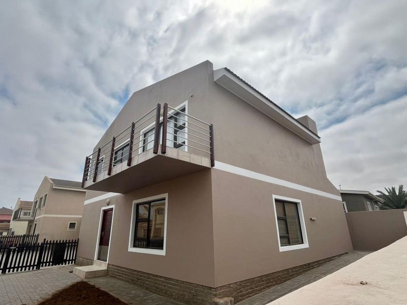 Beach Home - Photo 2