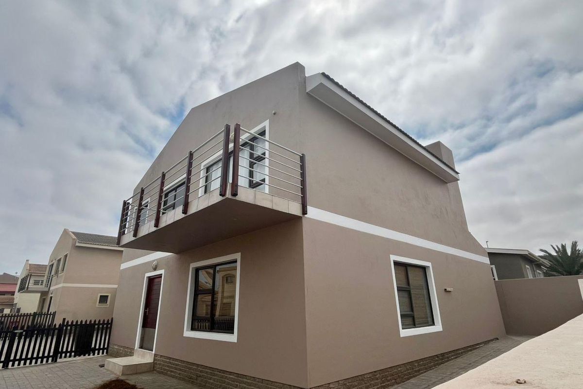 Beach Home - Photo 2