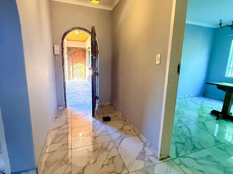 4 Bedroom property with flatlet situated in sought after area. - Photo 9