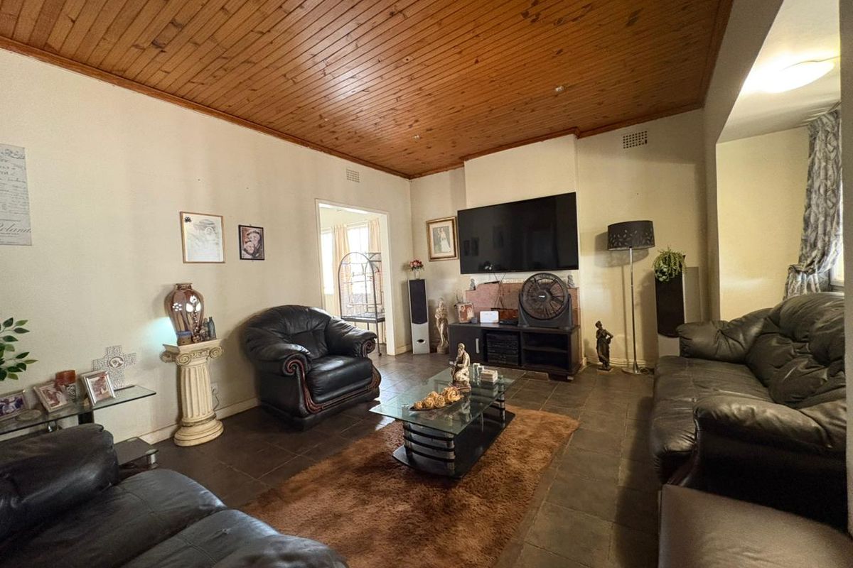 Spacious Property with Exceptional Income Potential - Photo 5