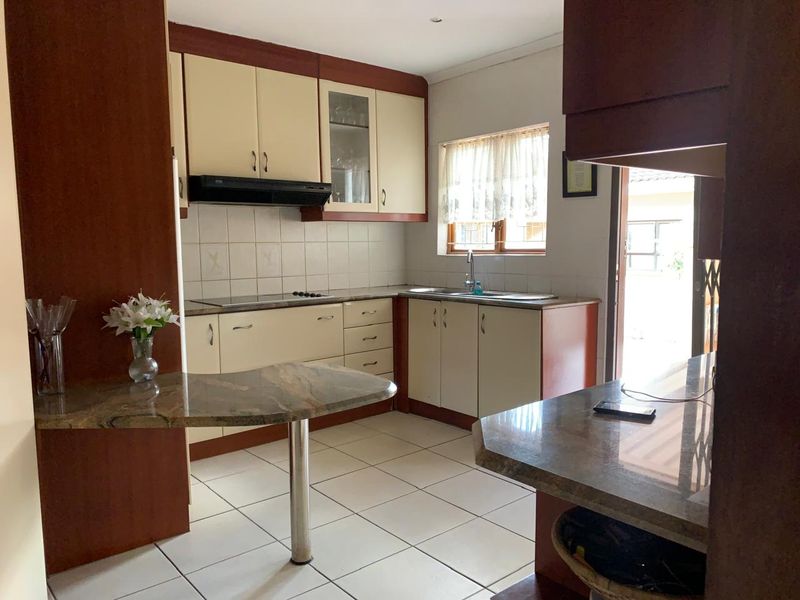 Four Bedroom House to Rent in Pinetown (Manors) - Photo 3