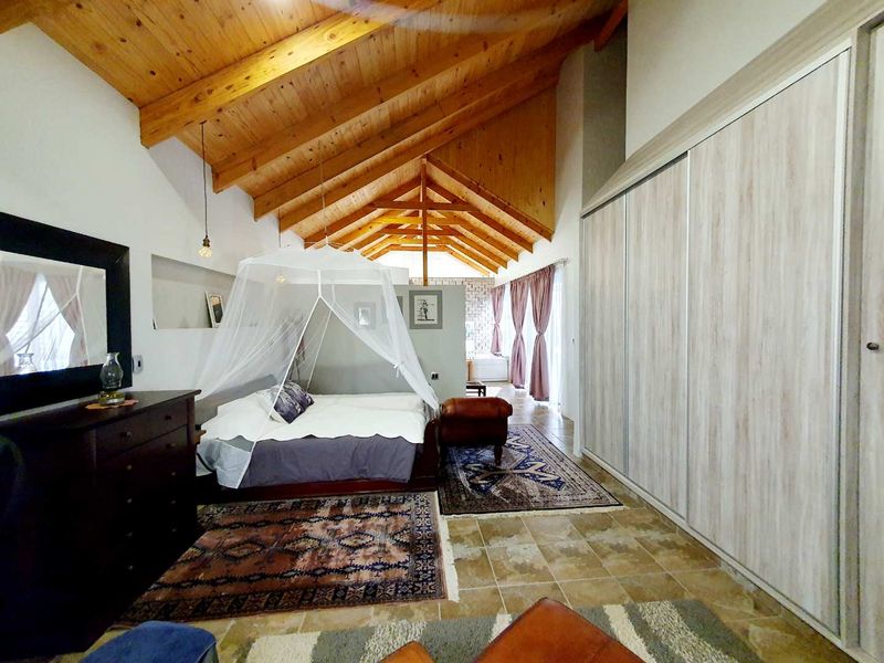 We offer this extraordinaire house for sale in Henties Bay. - Photo 8
