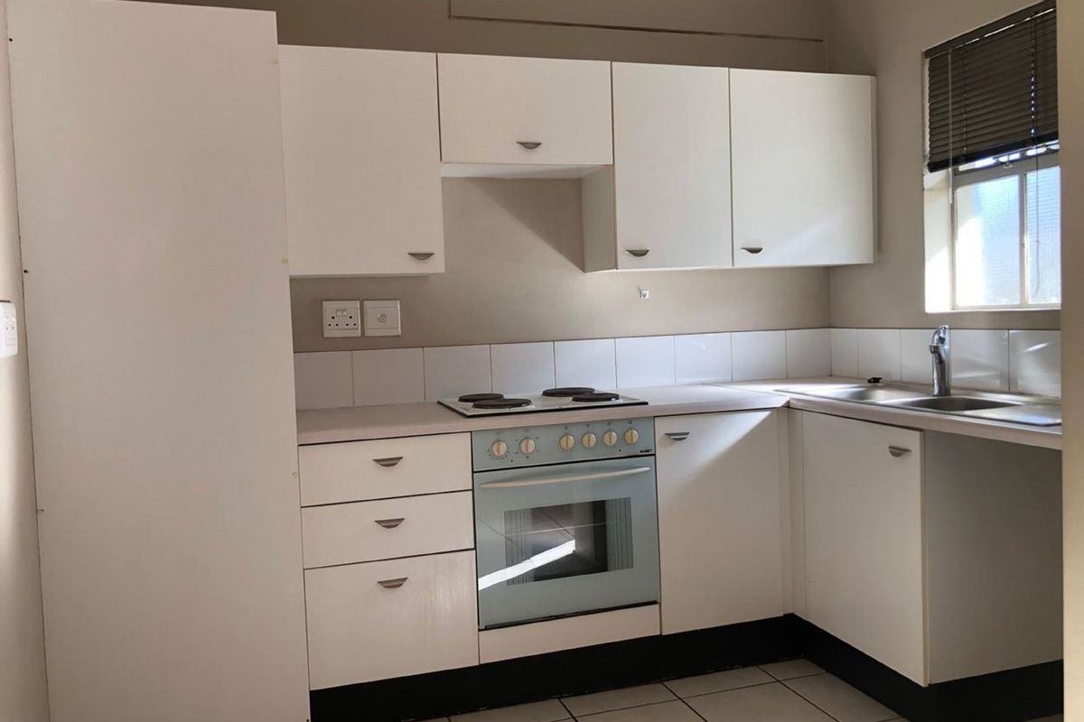 BACHELOR/STUDIO HOUGHTON - Photo 3