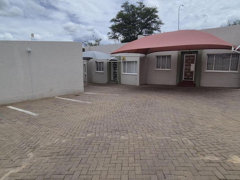 CHARMING 3 BEDROOM UNIT FOR SALE - Photo 1