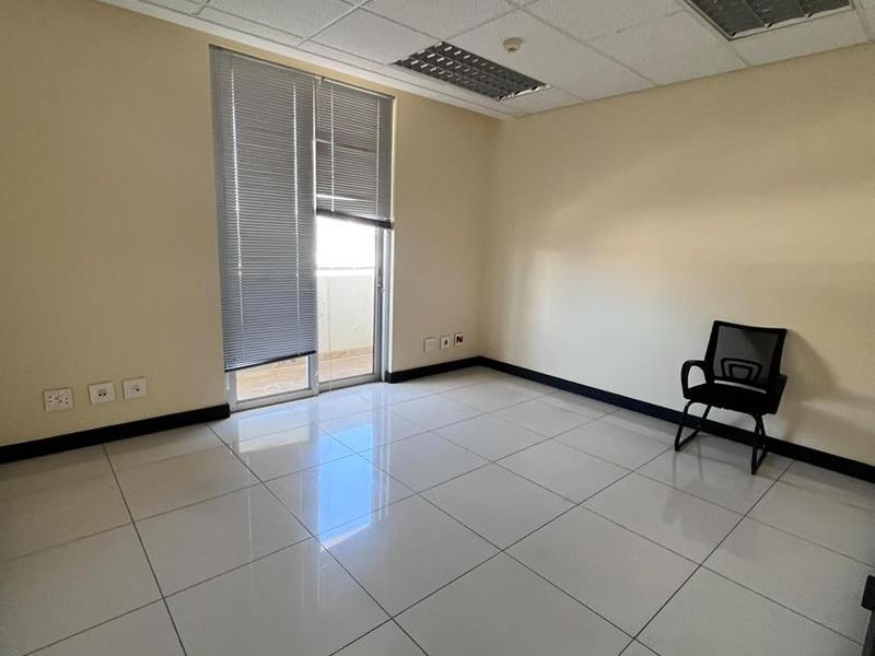 OFFICE SPACE TO LET IN AUSSPANPLATZ - Photo 4