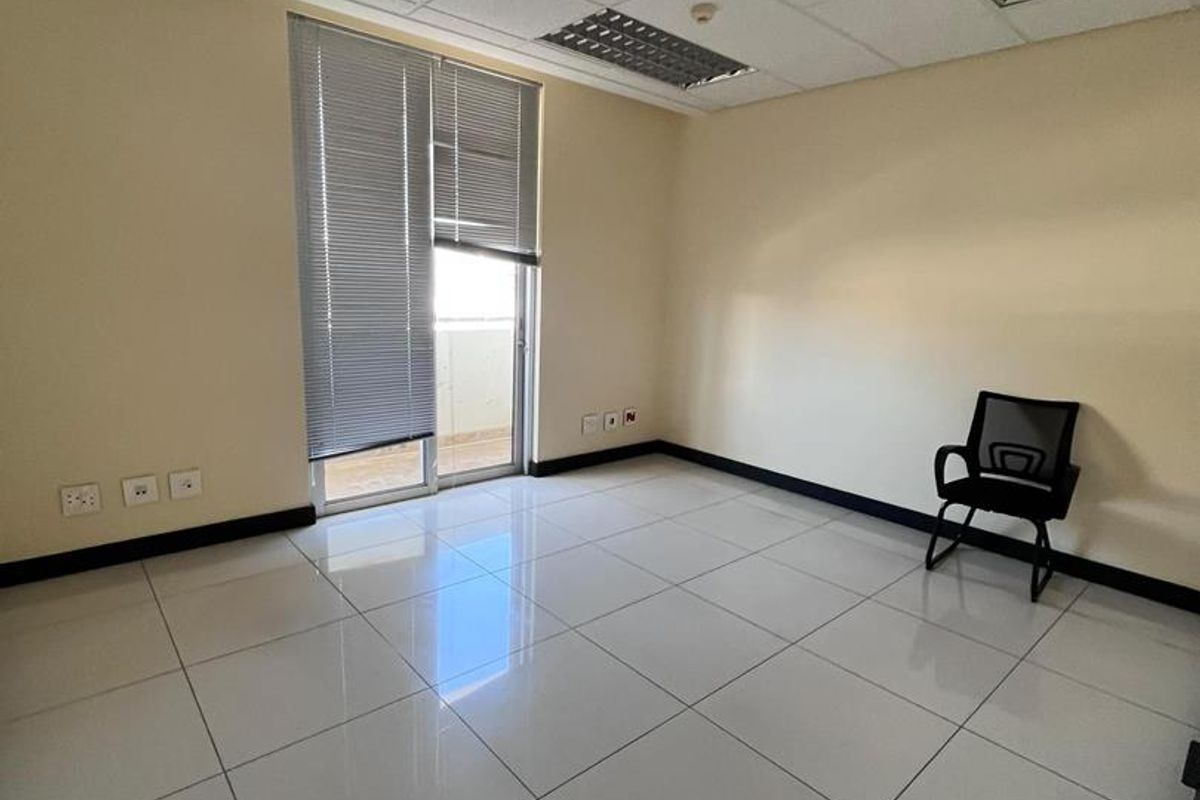 OFFICE SPACE TO LET IN AUSSPANPLATZ - Photo 4
