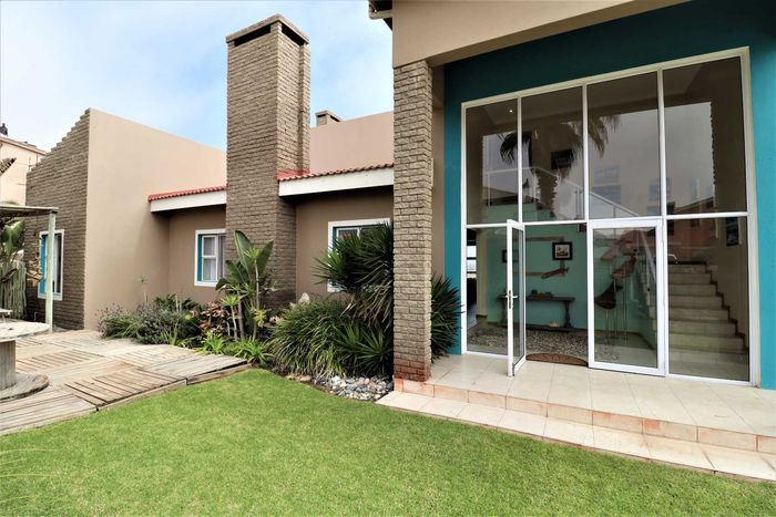 Property #2440428, House For Sale in Mile 4