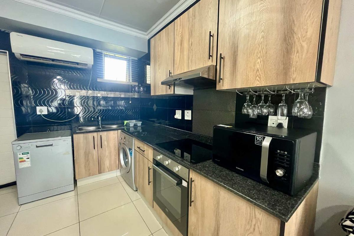 Hendra - Renovated 2 bedroom apartment, Great starter home ! - Photo 4