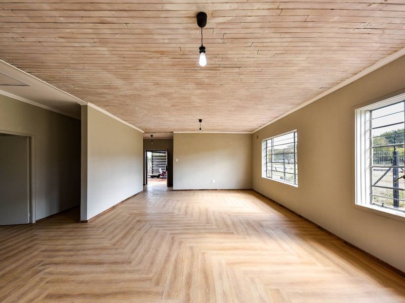 Newly renovated three bedroom home with a flatlet - Villieria - Photo 9