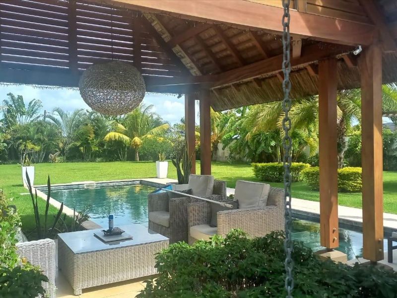 SPACIOUS VILLA WITH EXCLUSIVE BEACH CLUB ACCESS. - Photo 10