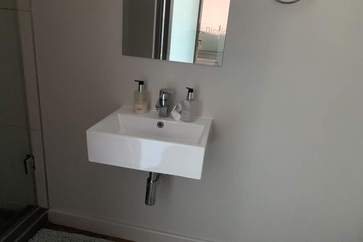 DELIGHTFUL TOWNHOUSE - Photo 5