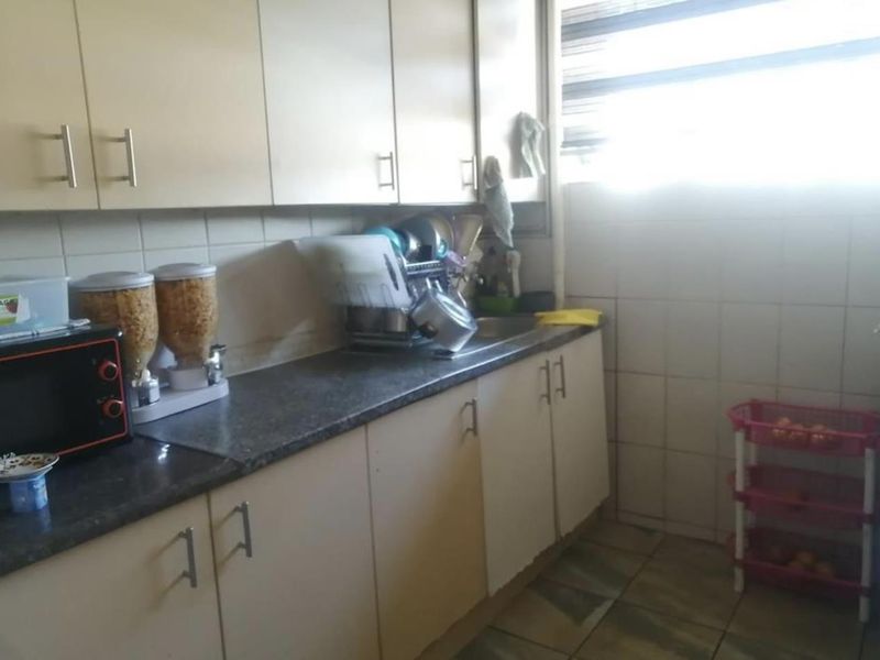 Booysens apartment for sale! - Photo 4