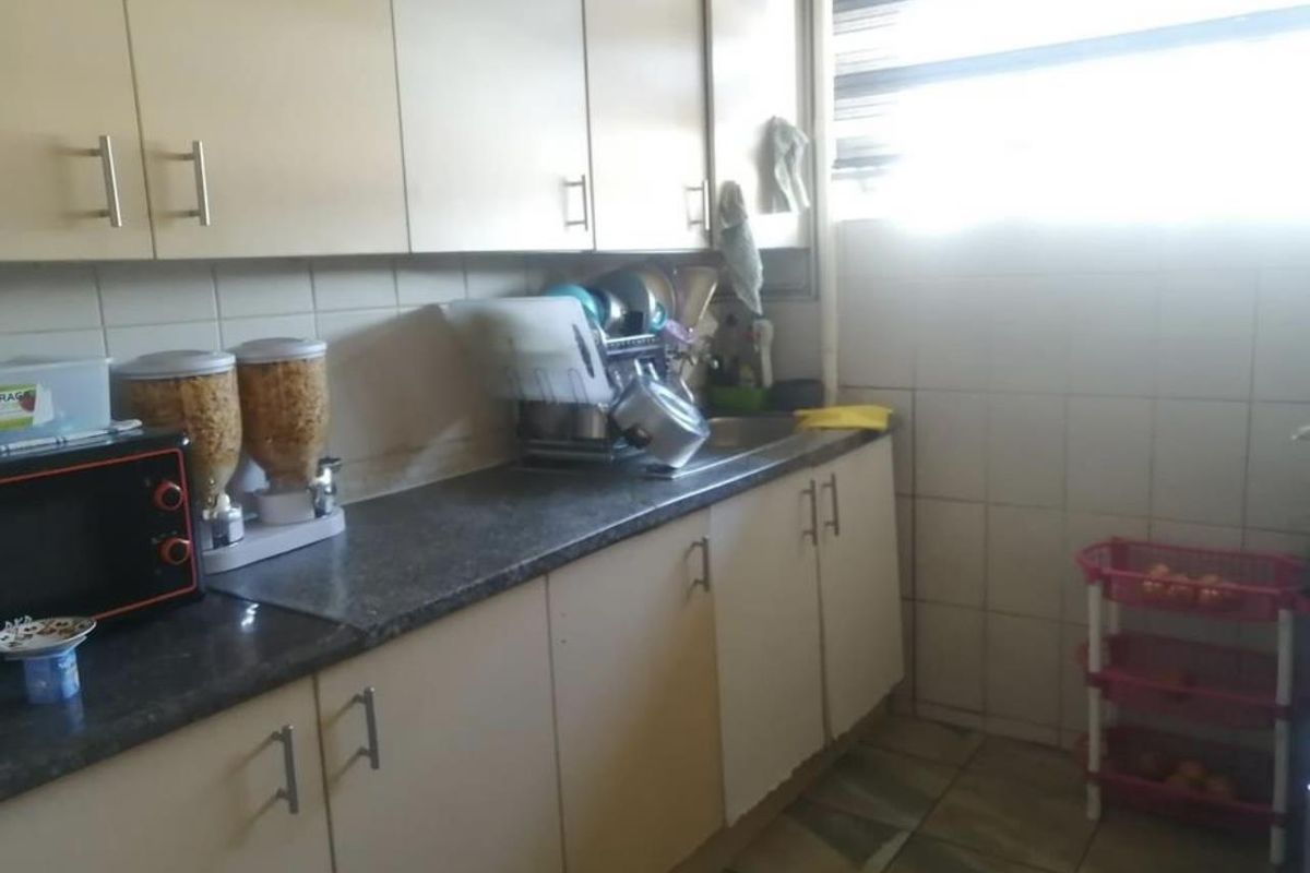 Booysens apartment for sale! - Photo 4