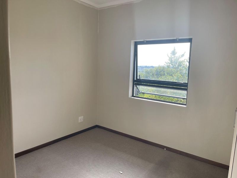 Luxurious 2 bedroom and 2 bathroom in Jackal Creek Golf Estate - Photo 7