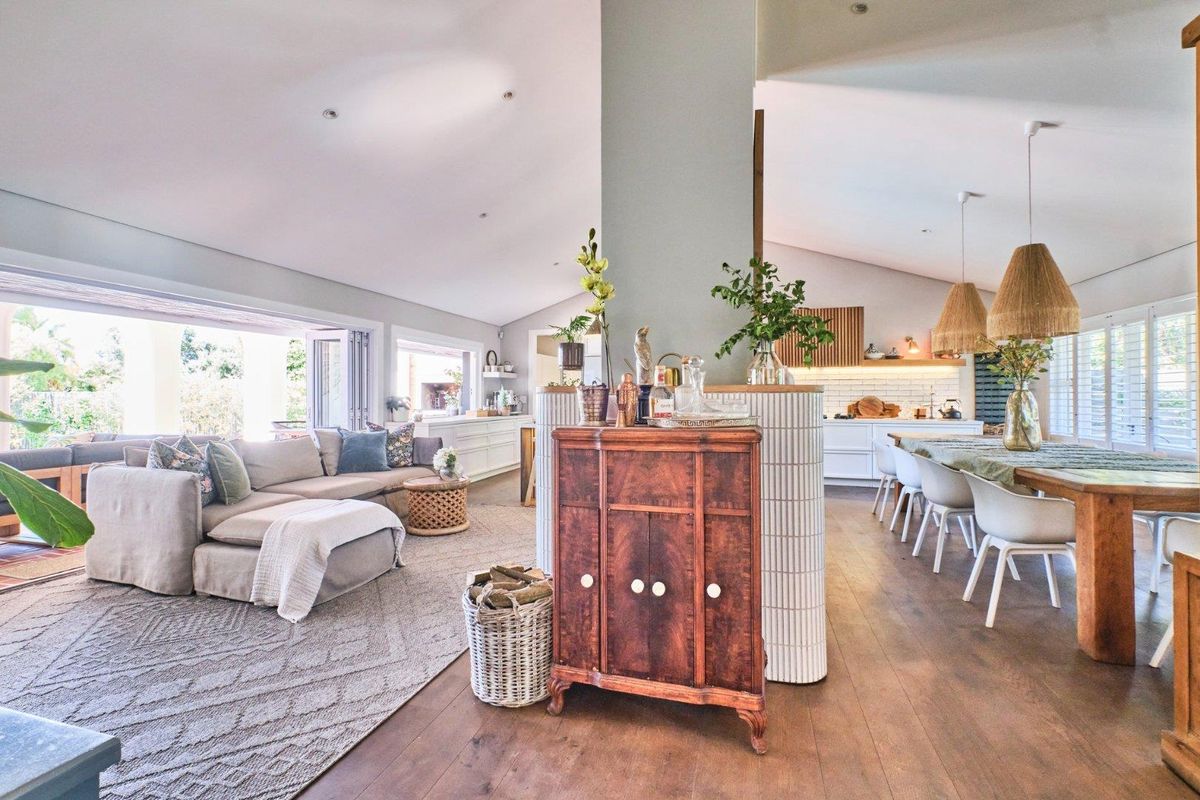 Magnificent Stylish modern family home and Entertainers dream - Photo 4