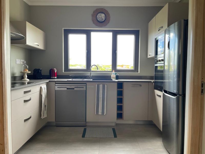 Exceptional Duplex Penthouse: 259 m2 Just 200m from the Beach - Photo 2