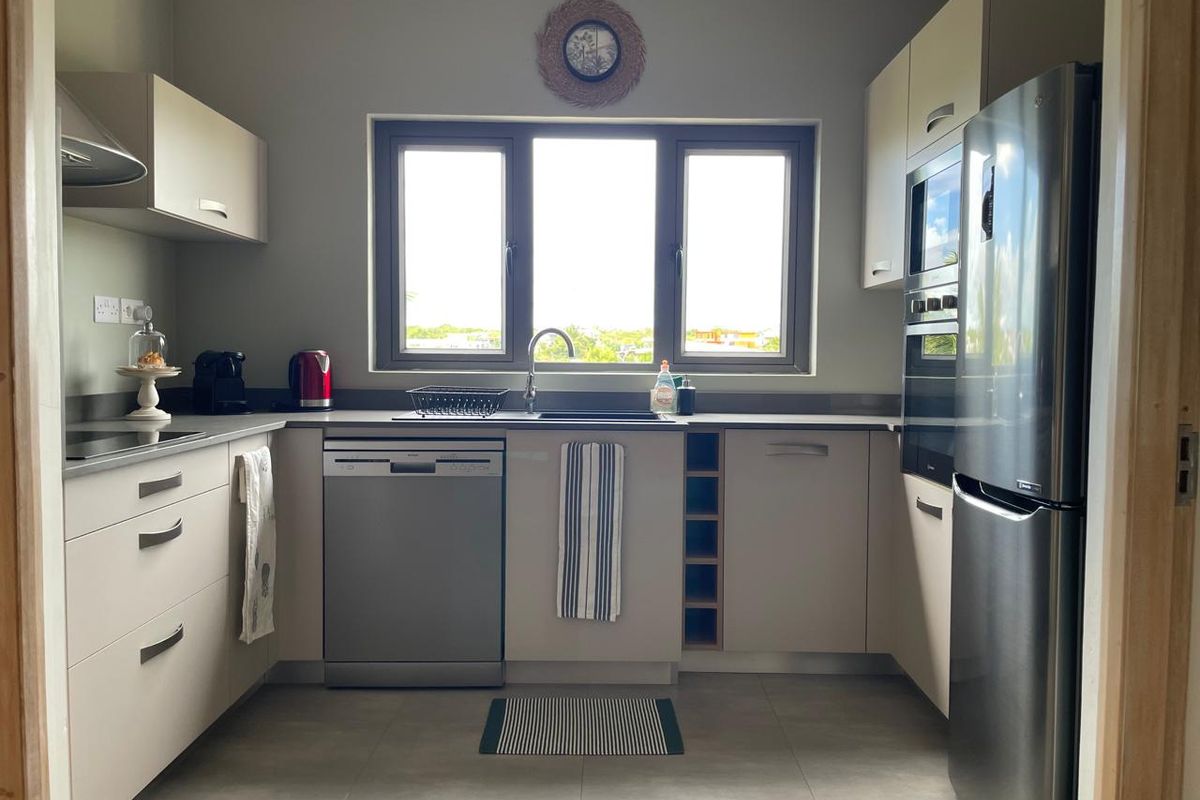 Exceptional Duplex Penthouse: 259 m2 Just 200m from the Beach - Photo 2