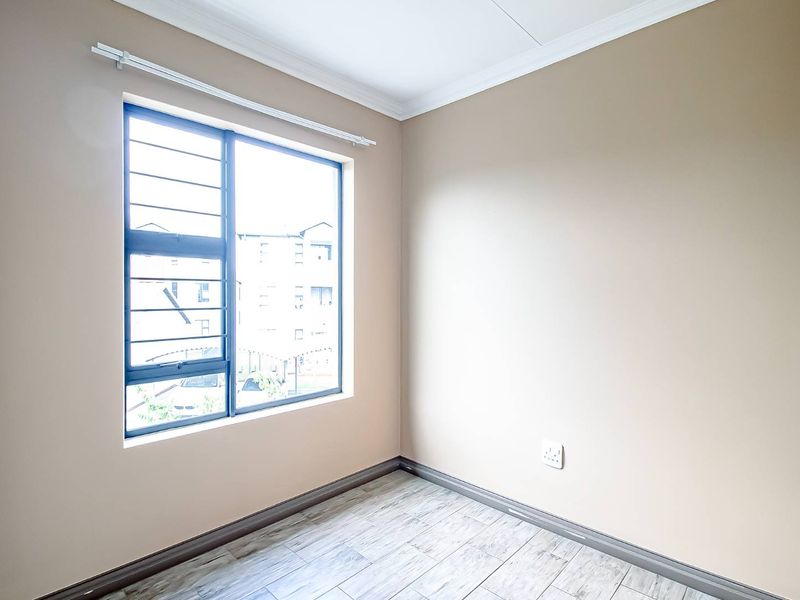 3 bedroom 2 bathroom house - Photo 10