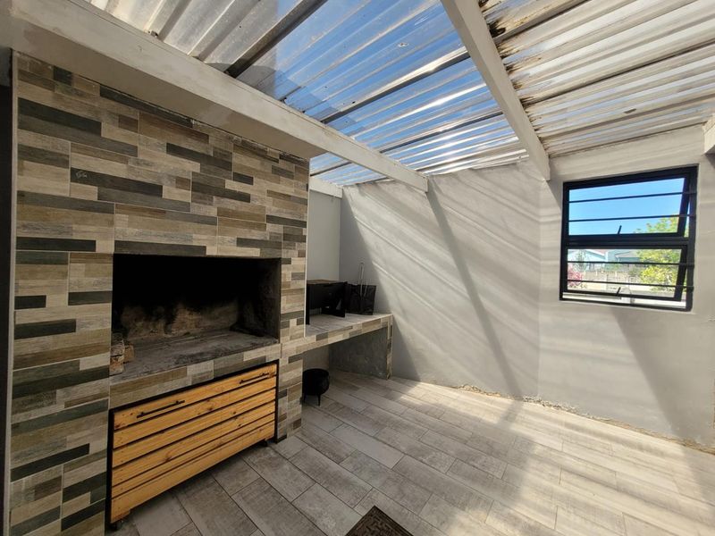 3 Bedroom House For Sale Levallia George - Photo 2