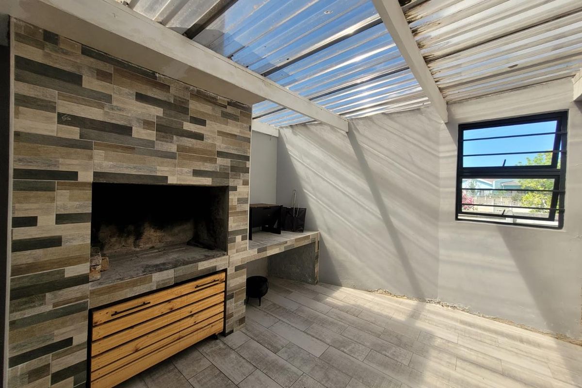 3 Bedroom House For Sale Levallia George - Photo 2