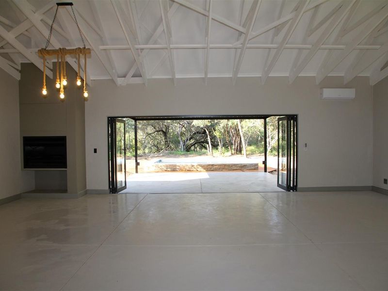 Brand-New Home in Moditlo Wildlife Estate. - Photo 7