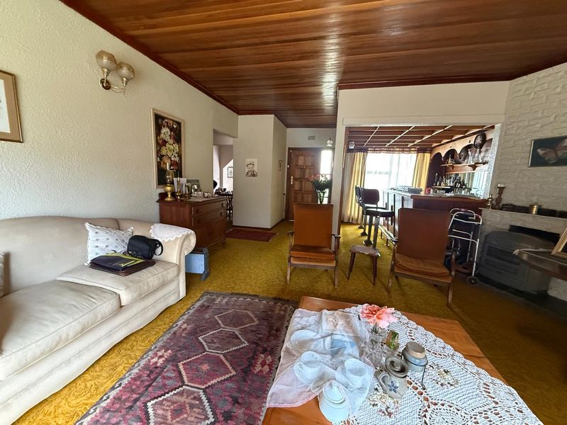Huge Family Home with Incredible Potential! - Photo 8