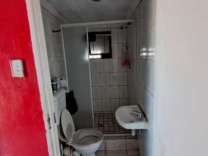 Charming 2 Bedroom House for Sale in Kuyasa - Priced at R320,000 - Photo 9