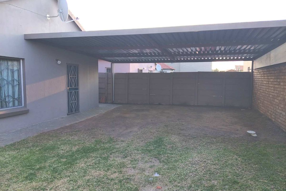 3 Bedrooms house for sale in Hlanganani - Photo 2