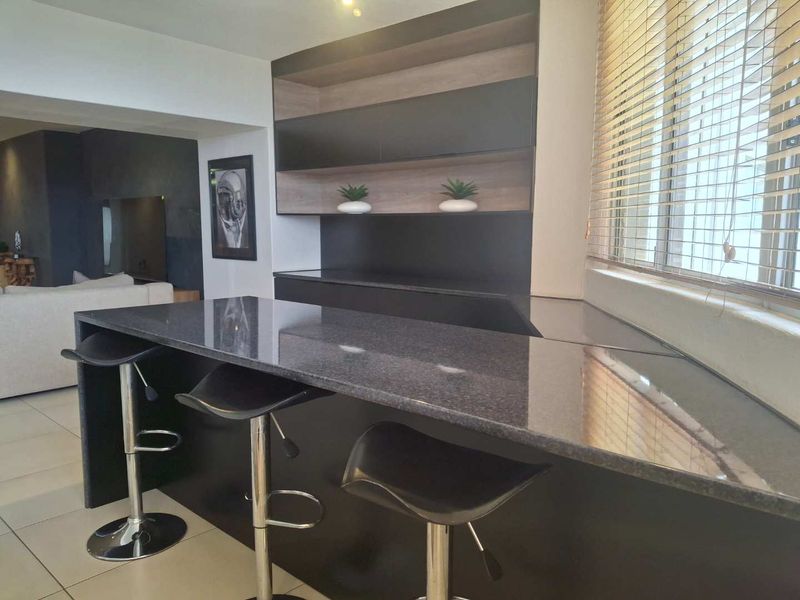 A LUXURIOUS THREE BEDROOM FURNISHED APARTMENT - Photo 5