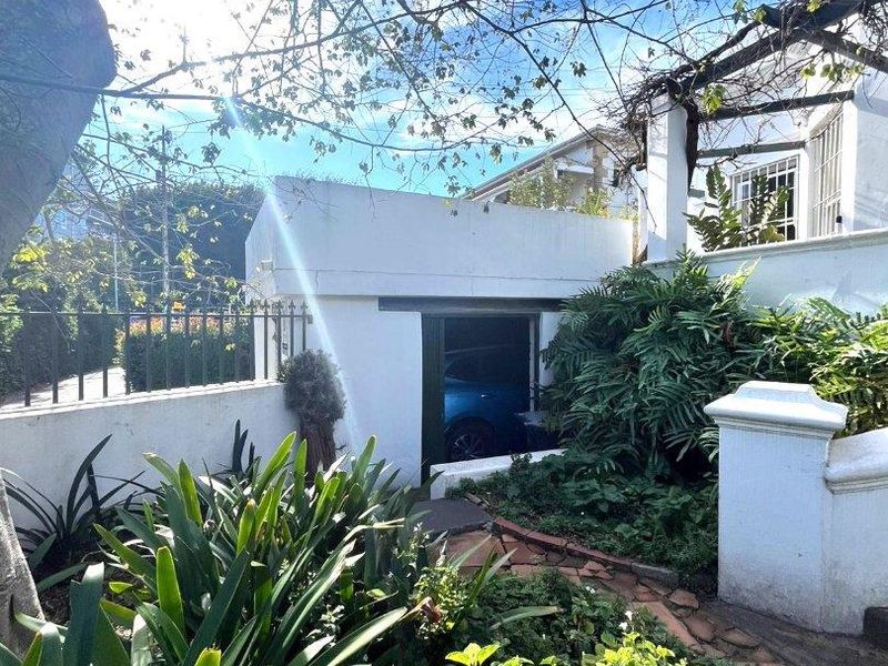 Spacious 2 bedroom home with office space in Rondebosch - Photo 3