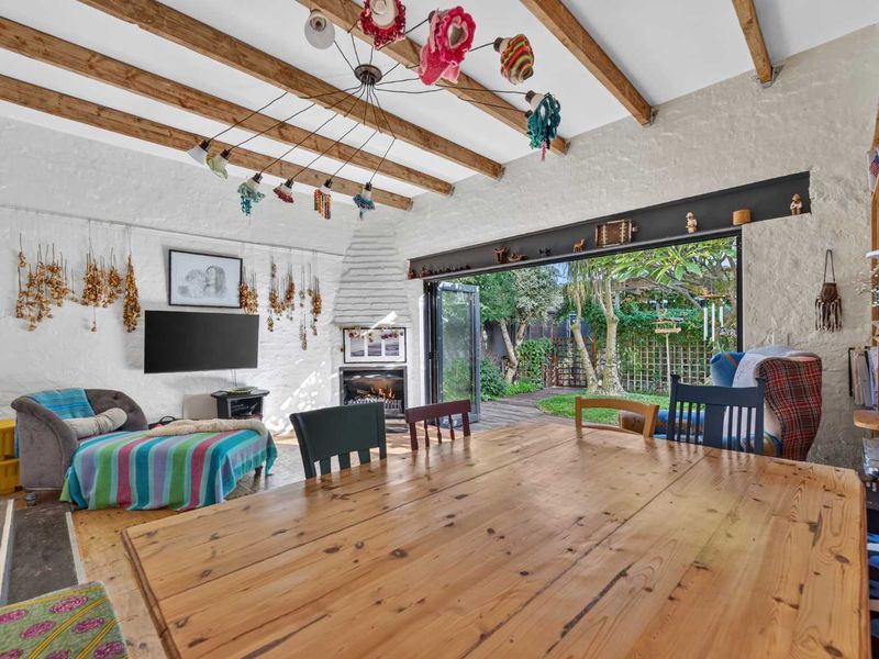 Charming Family Home with Separate Flatlet, Pool & Entertainer's Deck in Observatory - Photo 10