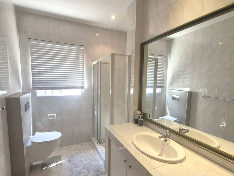 Exceptional 5 Bedroom Free Standing House in Morningside – Prime Position Near Sandton CBD | Ideal Luxury Home or Boutique Guesthouse Opportunity** - Photo 7