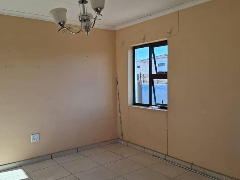 HOUSE FOR SALE - VEDDERSDAAL, OKAHANDJA - Photo 8
