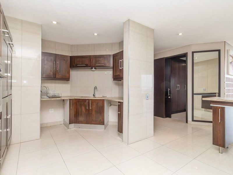 Experience Unparalleled Luxury Living in the Michaelangelo Towers - Photo 7