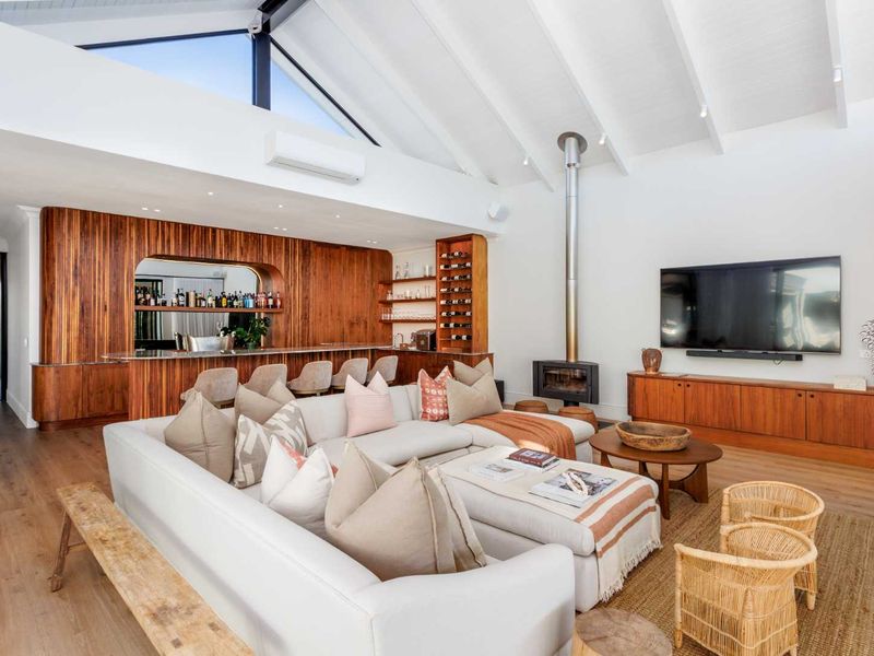 Distinguished Eight-Bedroom Villa-Inspired Home with Meticulous Details on Val de Vie Estate - Photo 10