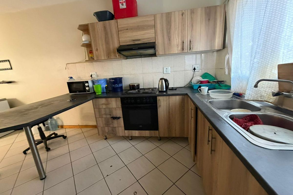 2 Bedroom Apartment For Sale - Tuhafeni Court,  Grysblock - Photo 3