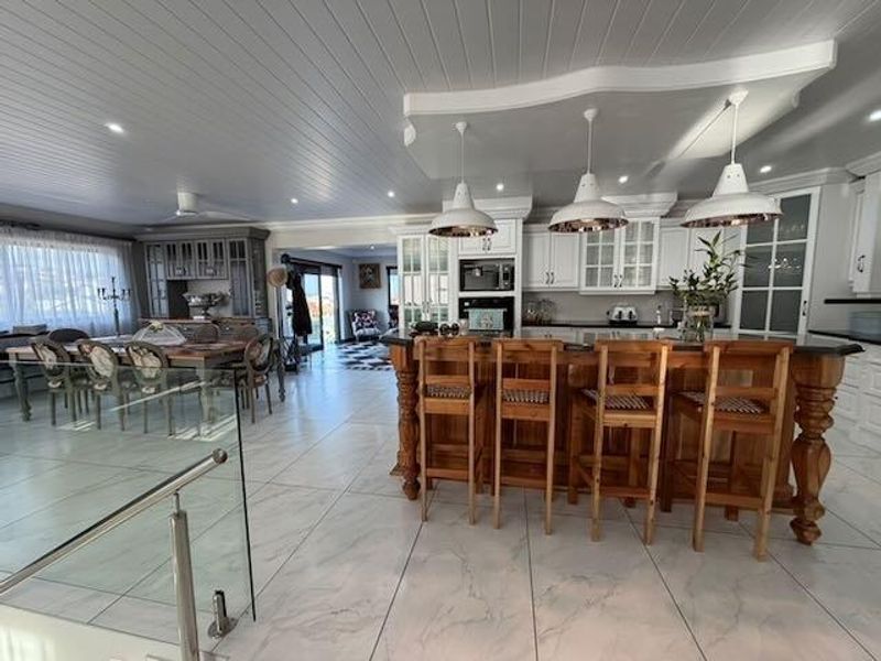 Elevated Coastal Estate Living with Sea Views, Versatile Accommodation and Exceptional Garaging - Photo 7