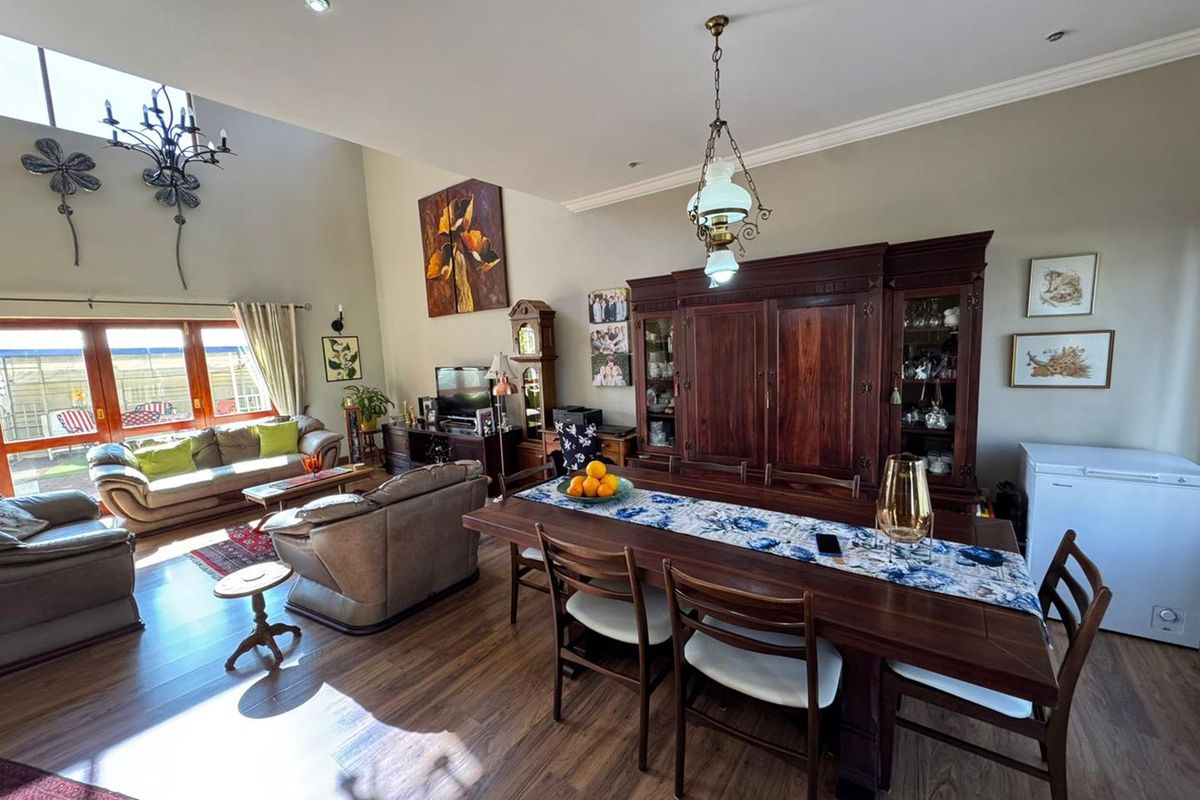 Dual Family Home and Potential Multi-Let - Photo 4