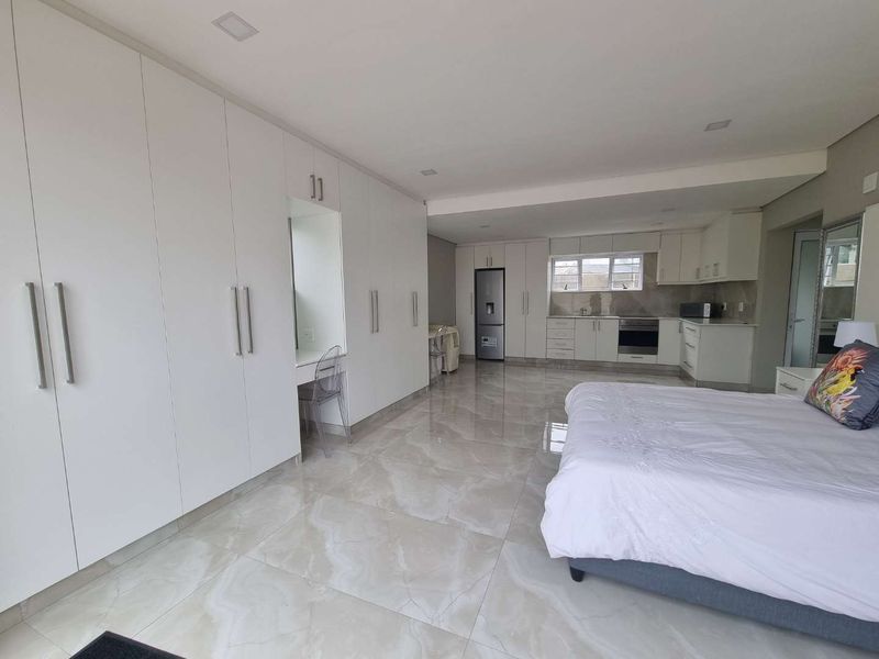 Comfortable Semi-Furnished Bachelor Flat in West Beach - Photo 4