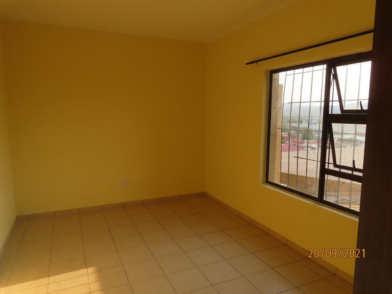 BARGAIN! Apartment with large balcony and views - Photo 6