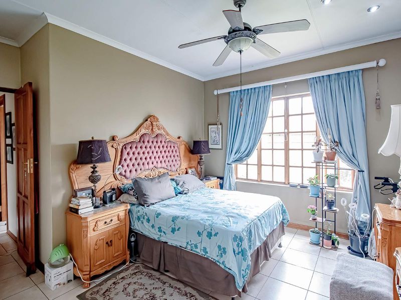 3 Bedroom 2 bathroom home - Photo 4