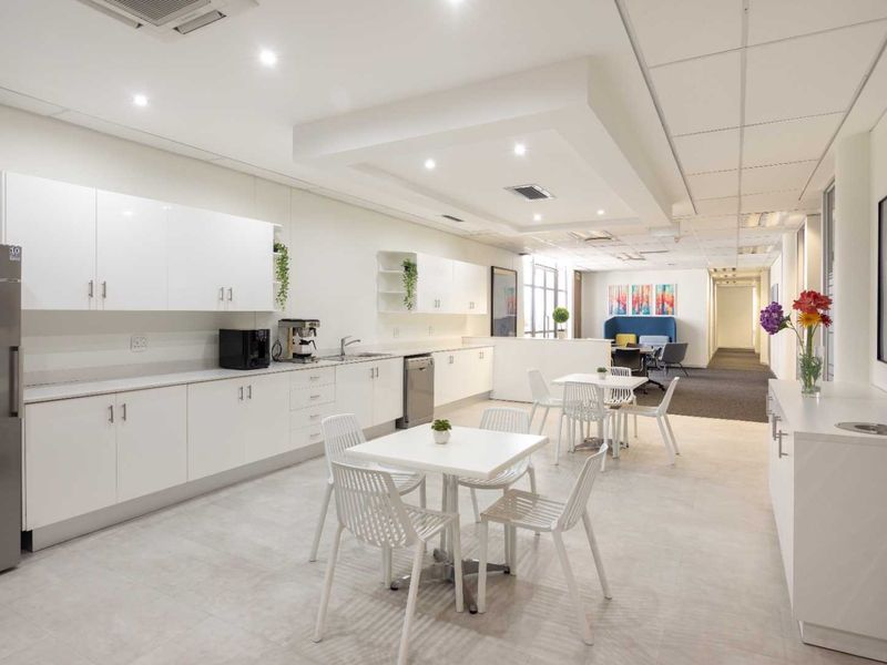 Private office space for 3 persons in Regus Waterfall City - Photo 10