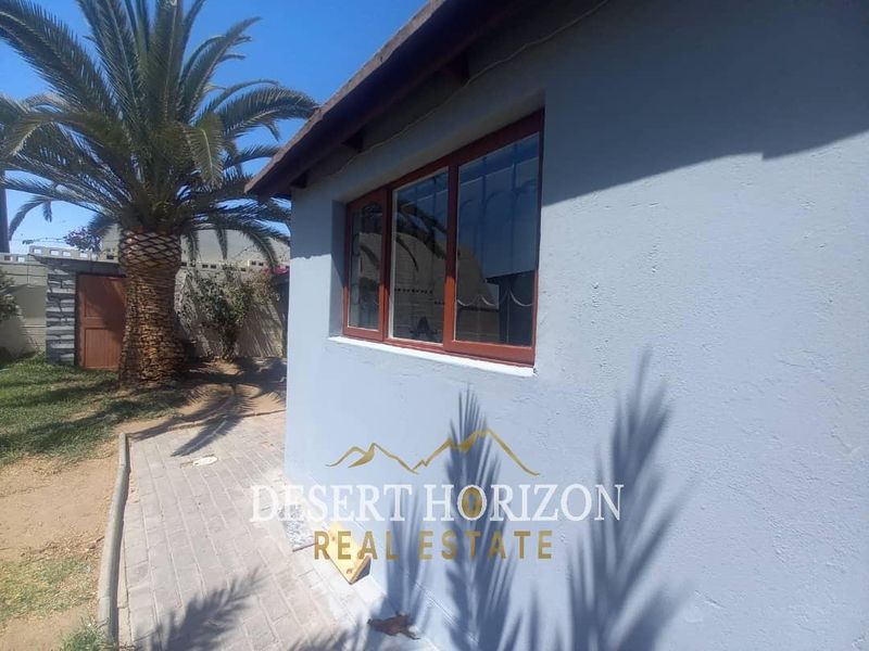 Swakopmund, Vineta | 3 Bedroom House For Sale with 2 Flats - Photo 4