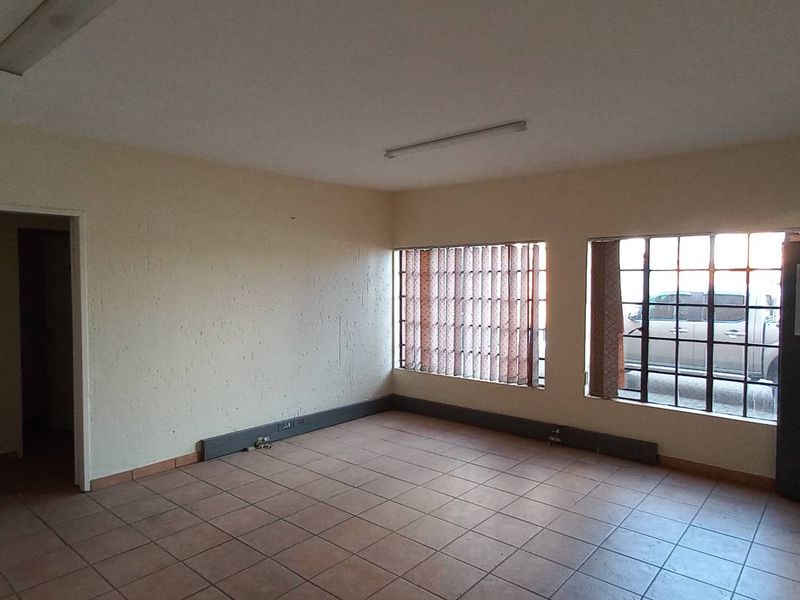 990m2 Boksburg East Warehouse To Let - Photo 6