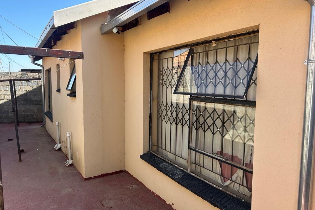 Ebony Park R 1 200 000- Lovely family home - Photo 5