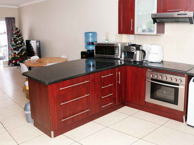 Comfortable Living - Photo 3